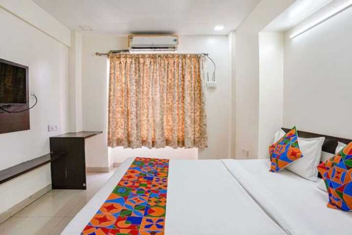 Room 9 of 31