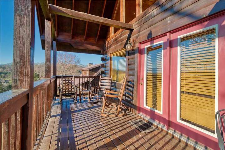 Smoky Mountain Retreat Hot Tub Wifi Pool Table 6 in Sevierville, TN
