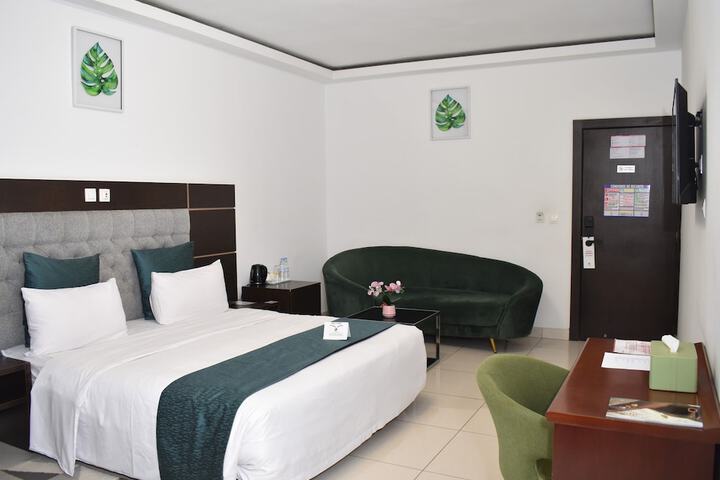 Room 13 of 26