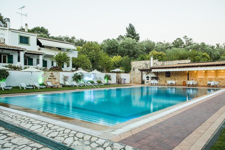 Pool 41 of 107