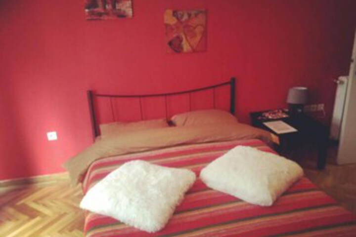 Room 28 of 60