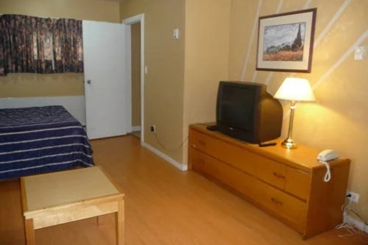 Room 26 of 34