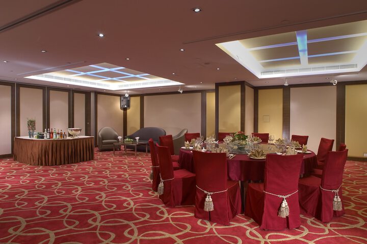 Ballroom/Hall 21 of 27