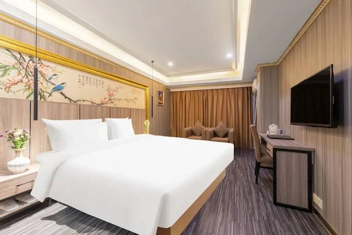 Room 12 of 39