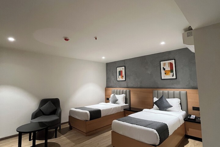 Room 10 of 24