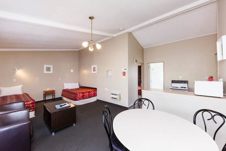 Room 3 of 37