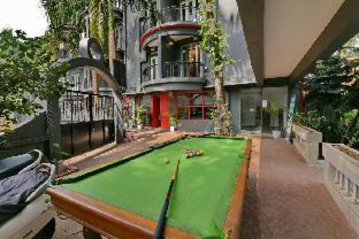 Pool 10 of 14