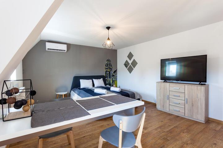 Room 17 of 24
