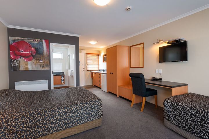 Room 4 of 37