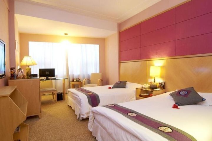 Room 120 of 180