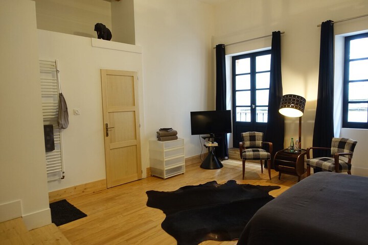 Room 10 of 36