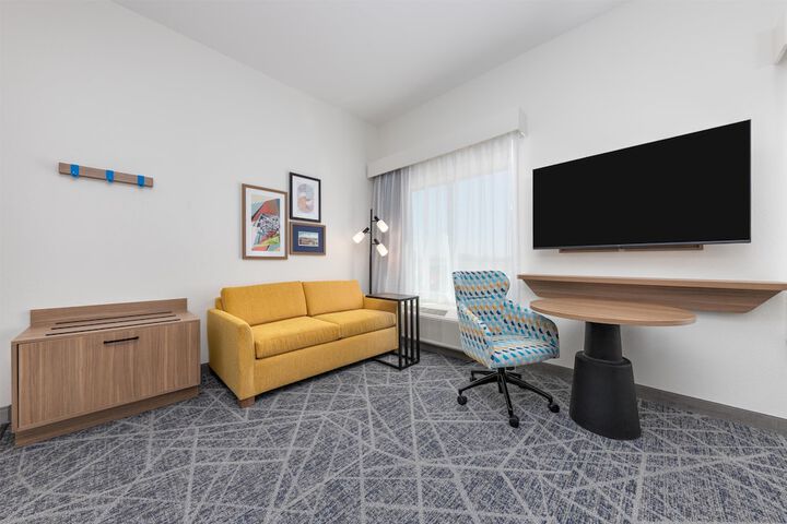Room 9 of 37