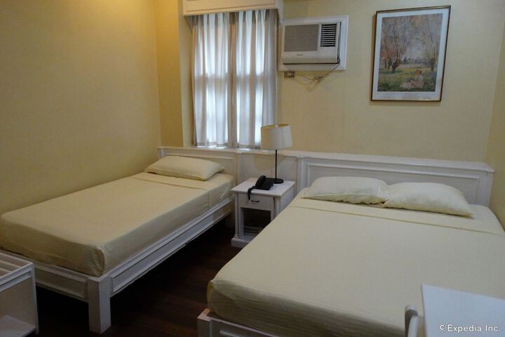 Room 19 of 83
