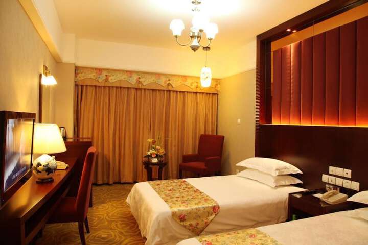 Room 14 of 25