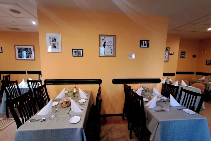 Dining 50 of 58