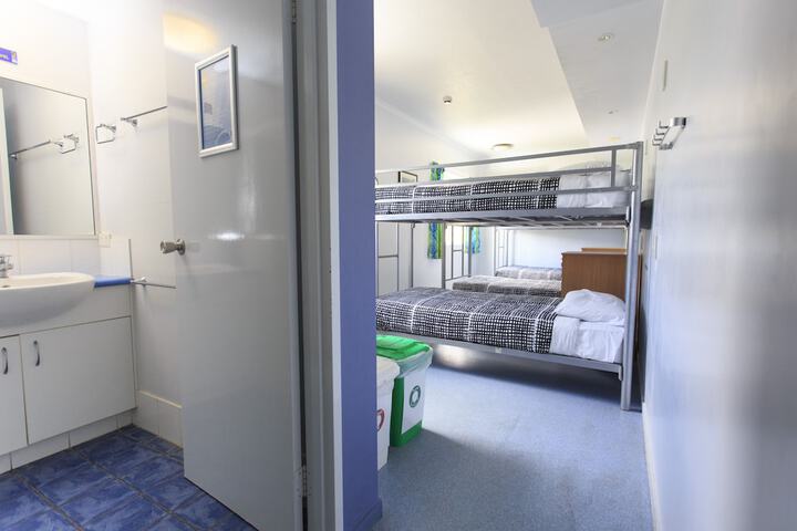Room 37 of 63