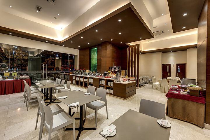 Breakfast area