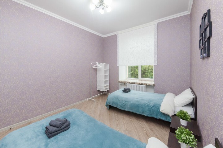Room 10 of 42
