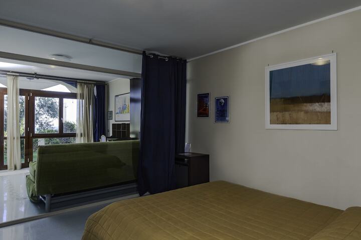 Room 22 of 94