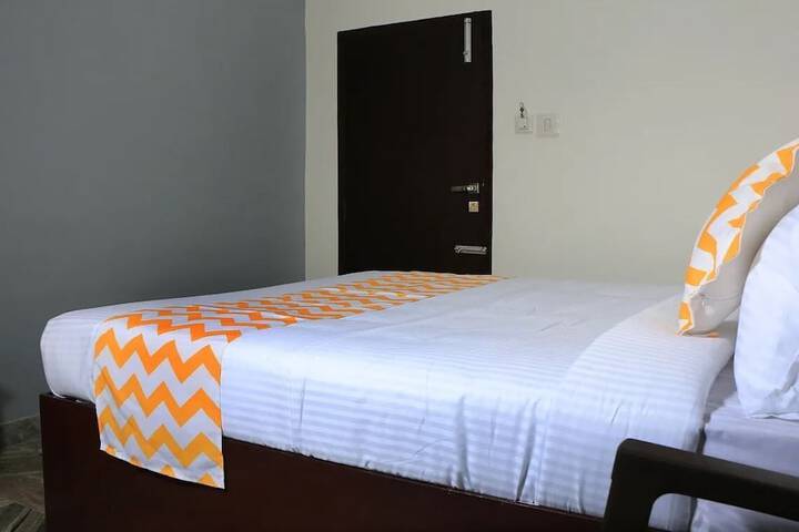 Room 12 of 38