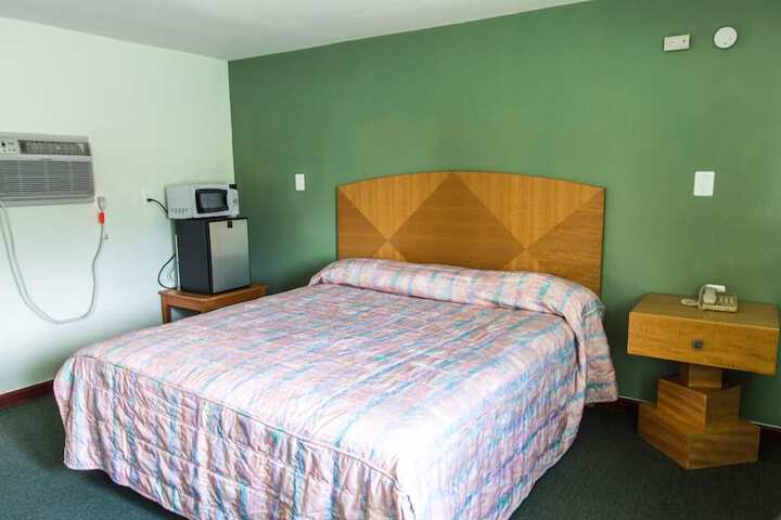 Room 3 of 3