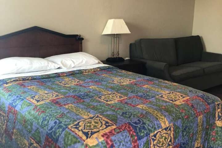 Room 14 of 37