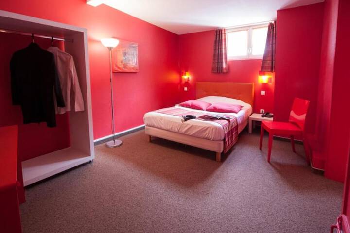 Room 6 of 44