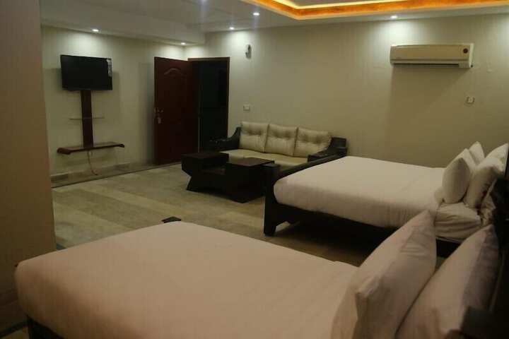 Room 9 of 23