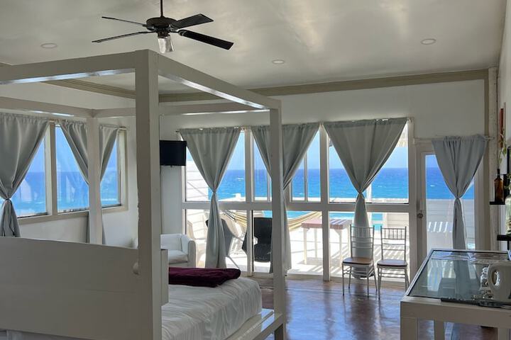 Room 2 of 130