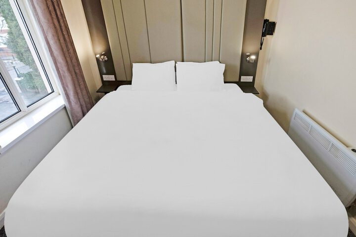 Room 38 of 83