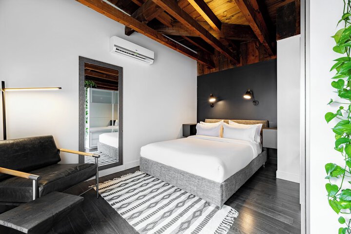 Room 17 of 70