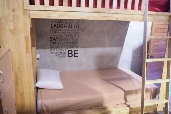 Room 17 of 47