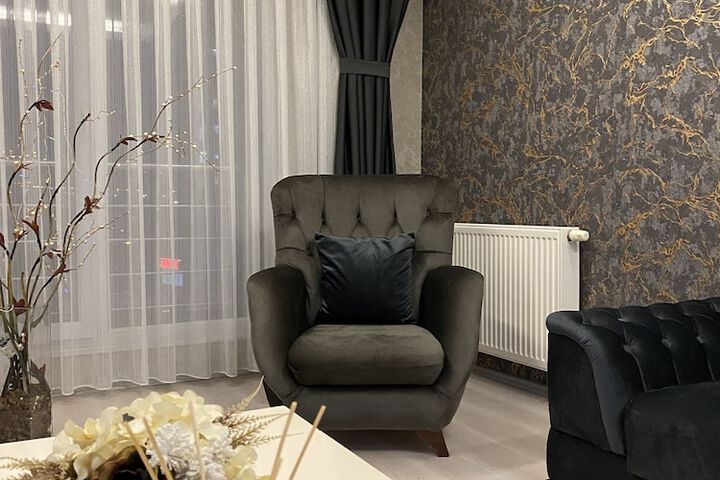 Room 5 of 37