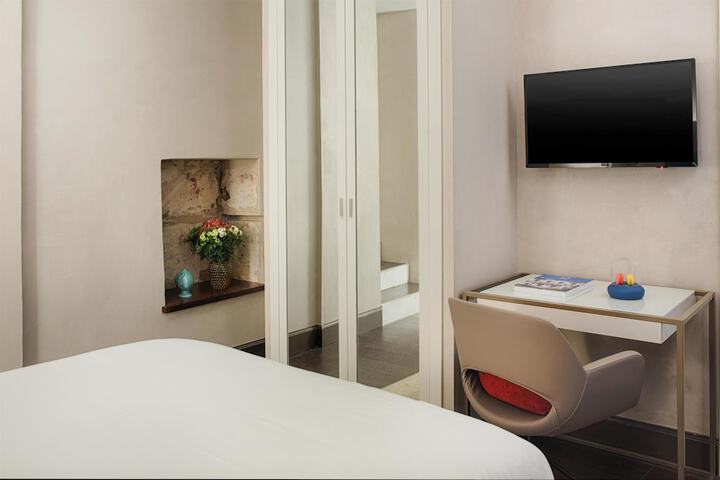 Room 36 of 79