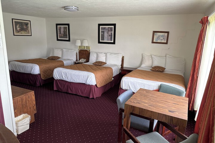 Room 15 of 72