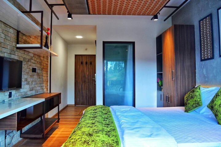 Room 3 of 55
