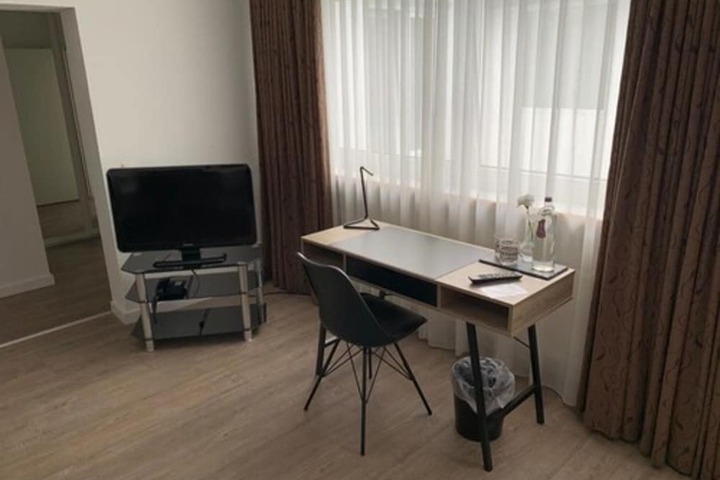 Room 13 of 48