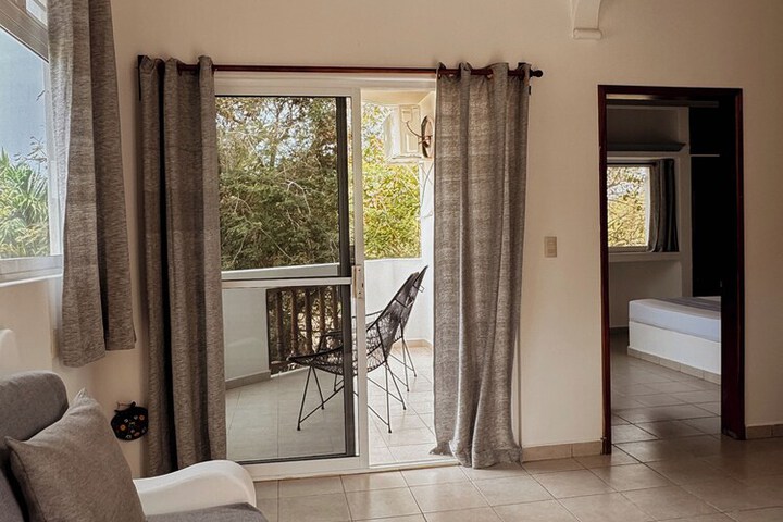 Room 7 of 18