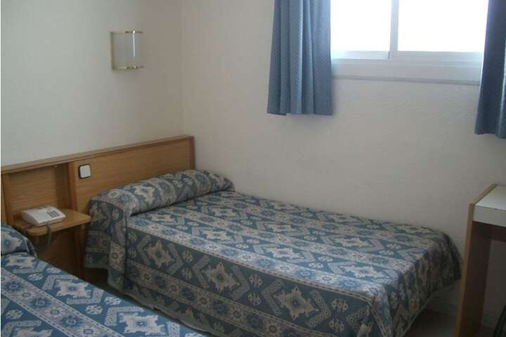 Room 10 of 37