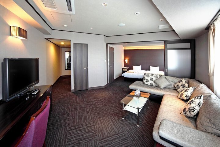 Room 8 of 40