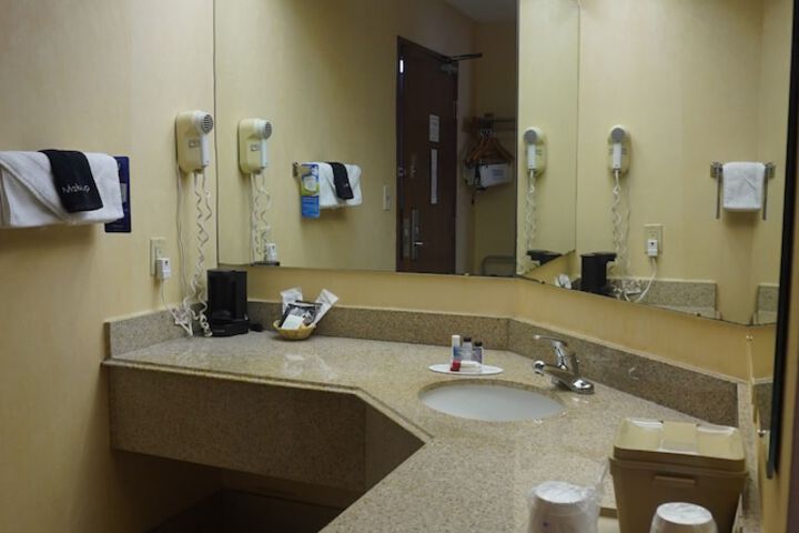 Bathroom sink