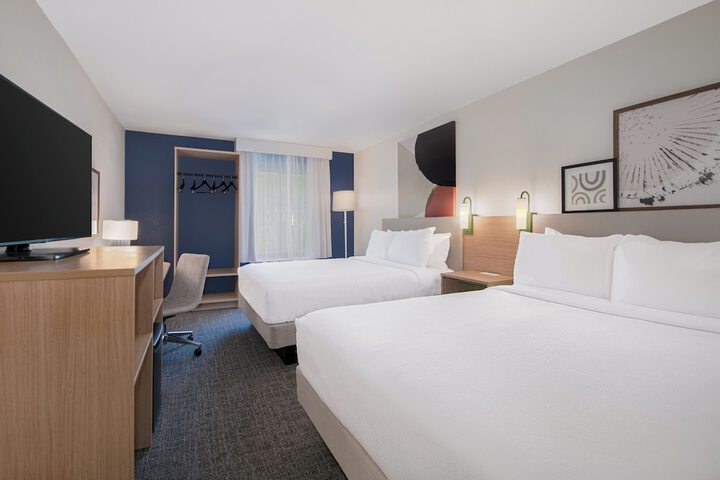 Room 15 of 40