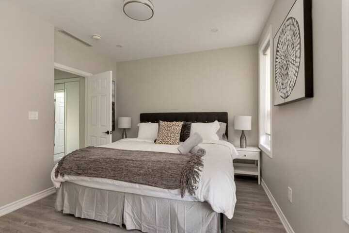 Room 3 of 20