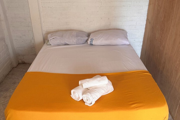Room 4 of 18