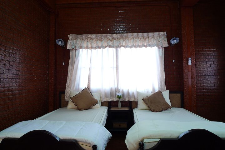 Room 18 of 32