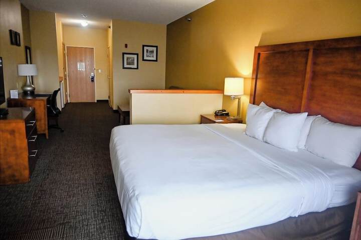 Room 4 of 25