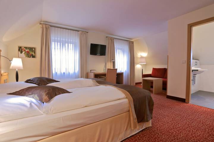 Room 4 of 50