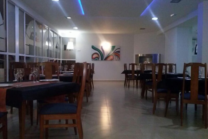 Dining 18 of 26