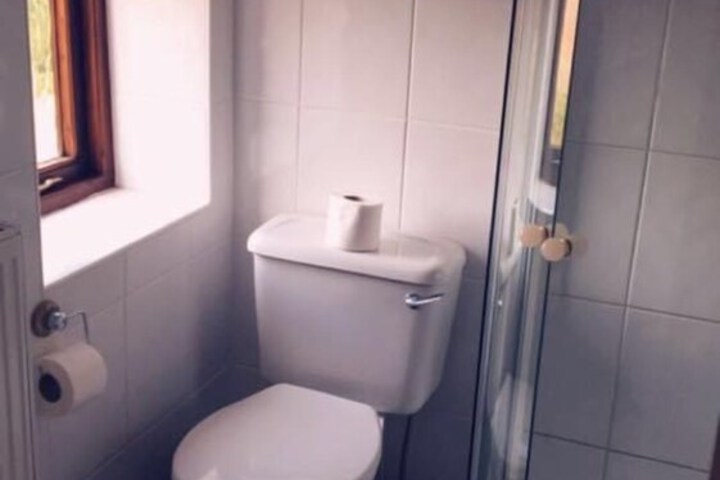 Room 10 of 16
