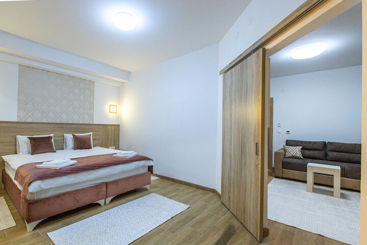 Room 5 of 14